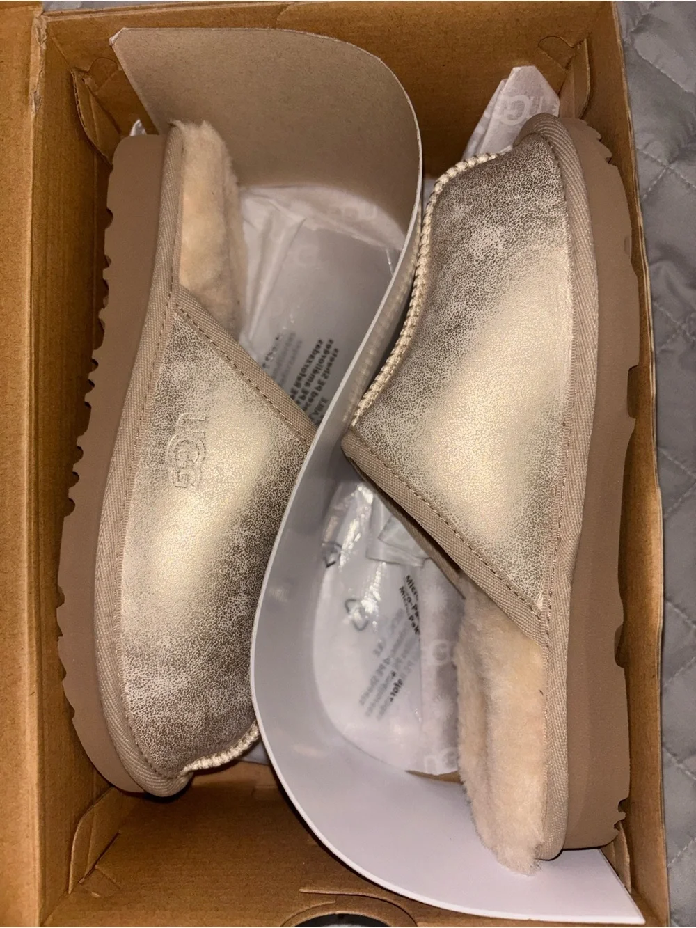 UGG Keegan Metallic Gold Slippers – Kids Size 3 – New in Box